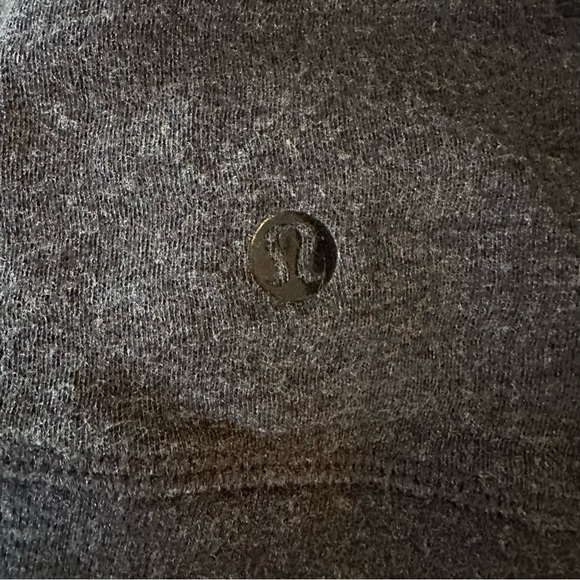 Lululemon In A Cinch Long Sleeve Tee Heathered Black size 6 - Picture 8 of 8